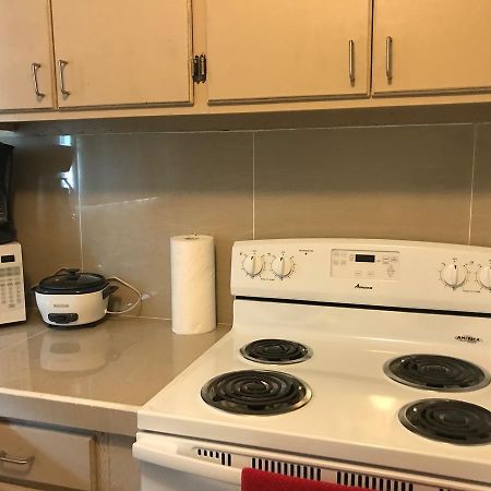 1 Bedroom / 1 Bath . Private Apt. Free Wifi, Interent & Parking Sinajana Екстериор снимка