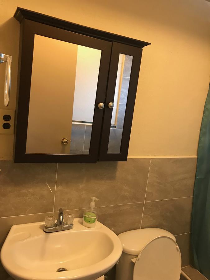 1 Bedroom / 1 Bath . Private Apt. Free Wifi, Interent & Parking Sinajana Екстериор снимка